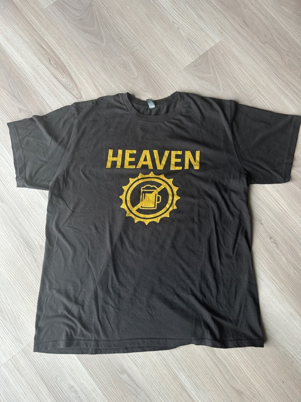 Iowa Hawkeye HEAVEN Tee Men’s XL Black Gold No Beer Collegiate Unisex